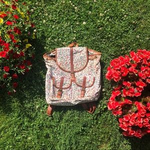 (🌼2 FOR $5 DEAL!) Charlotte Russe Floral Backpack
